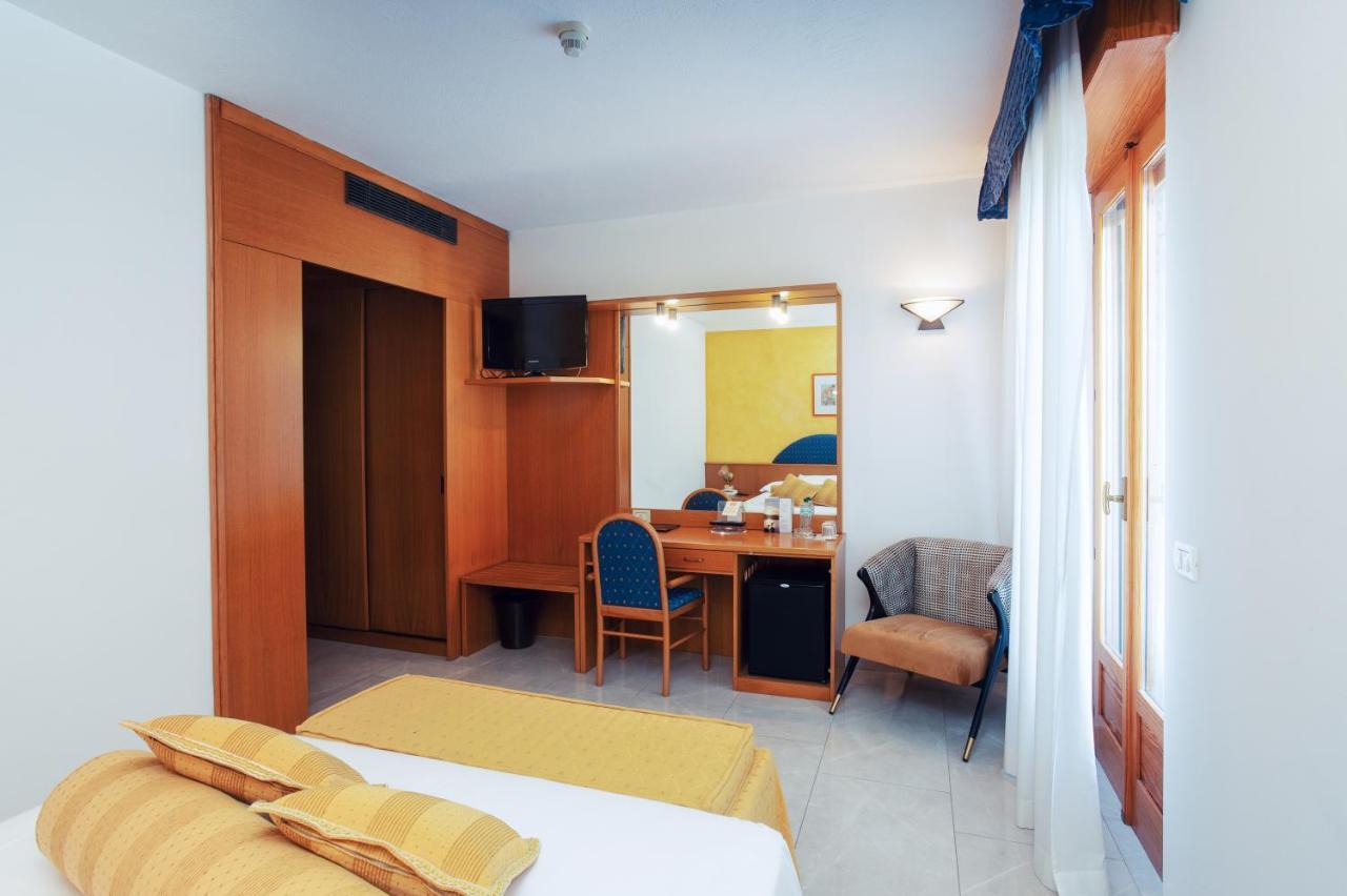 Hotel Marina Viverone Ngoại thất bức ảnh
