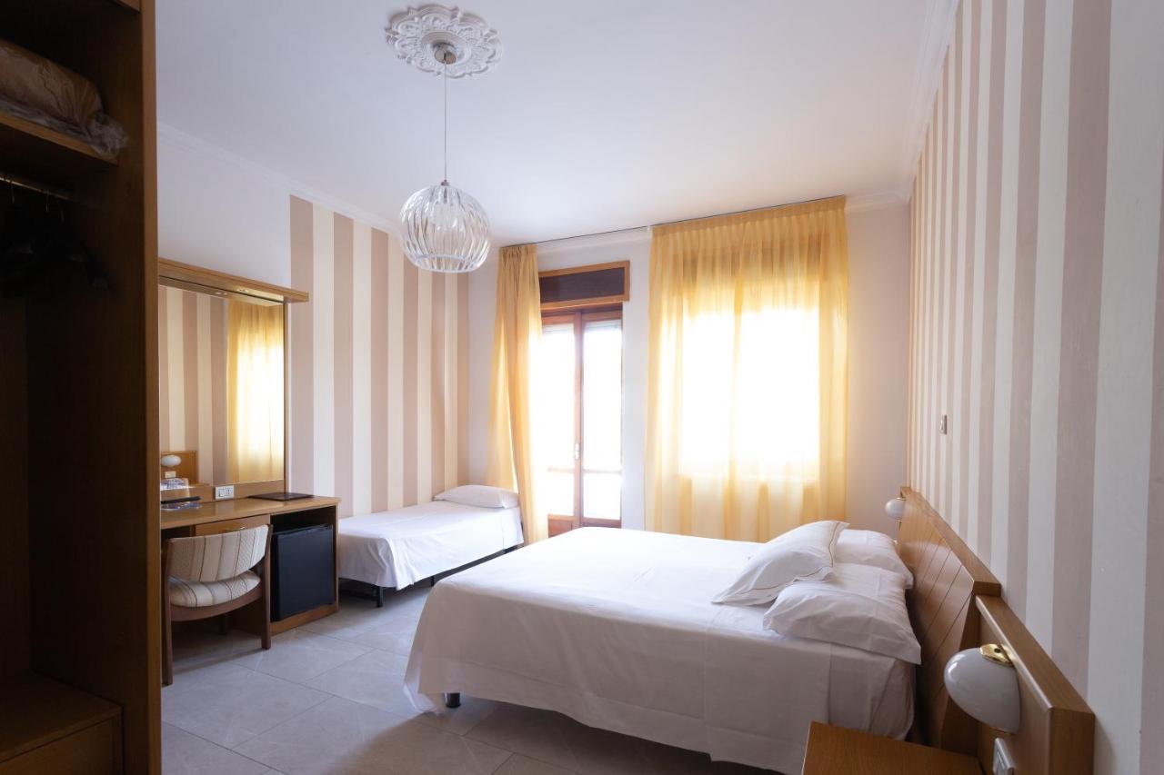 Hotel Marina Viverone Ngoại thất bức ảnh