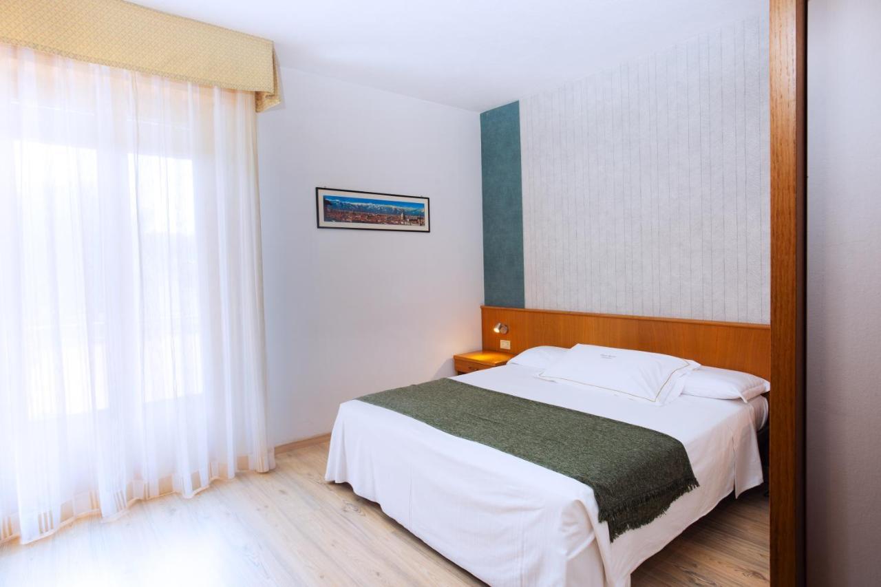 Hotel Marina Viverone Ngoại thất bức ảnh