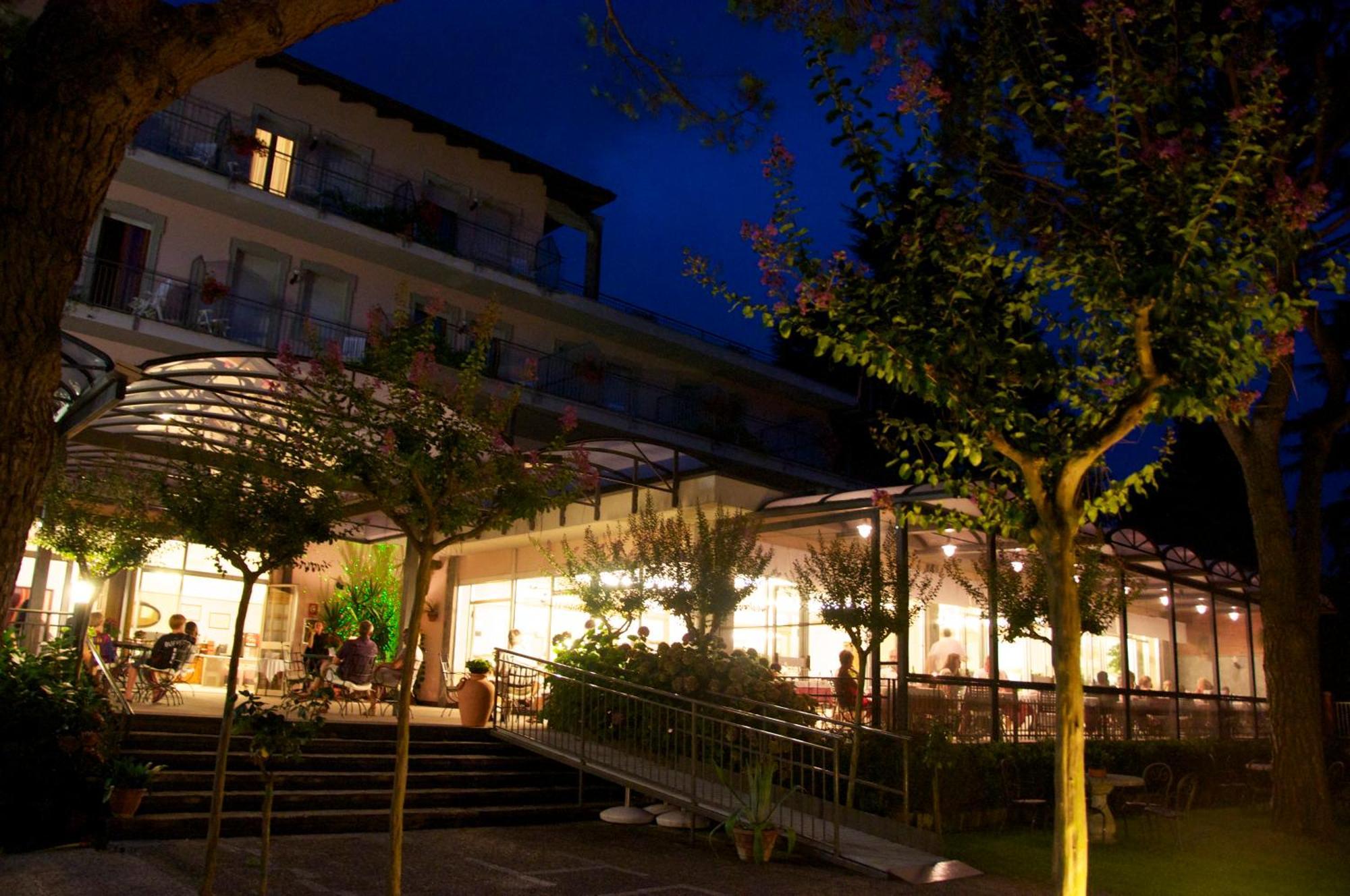 Hotel Marina Viverone Ngoại thất bức ảnh